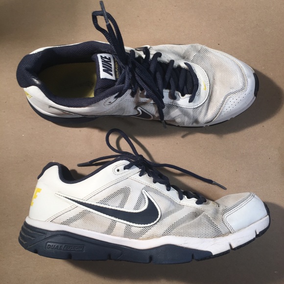 nike dual fusion trainer